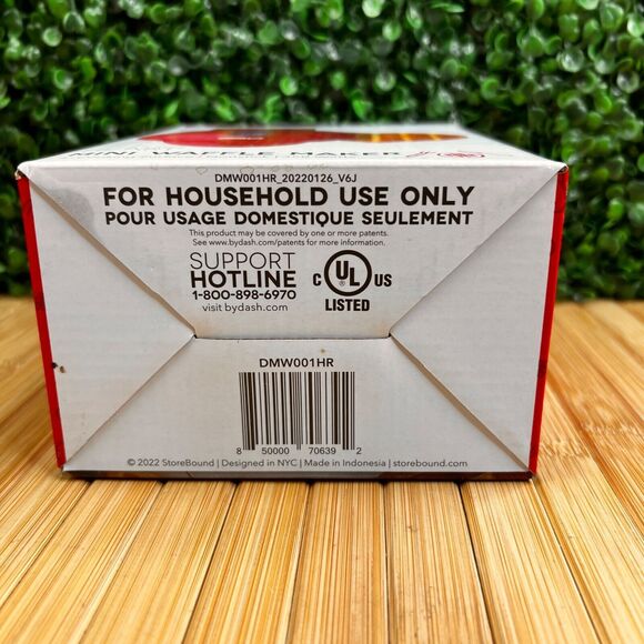 NIB Red Valentine Heart Dash Mini Waffle Maker Machine 4" New Great Gift - Picture 7 of 8